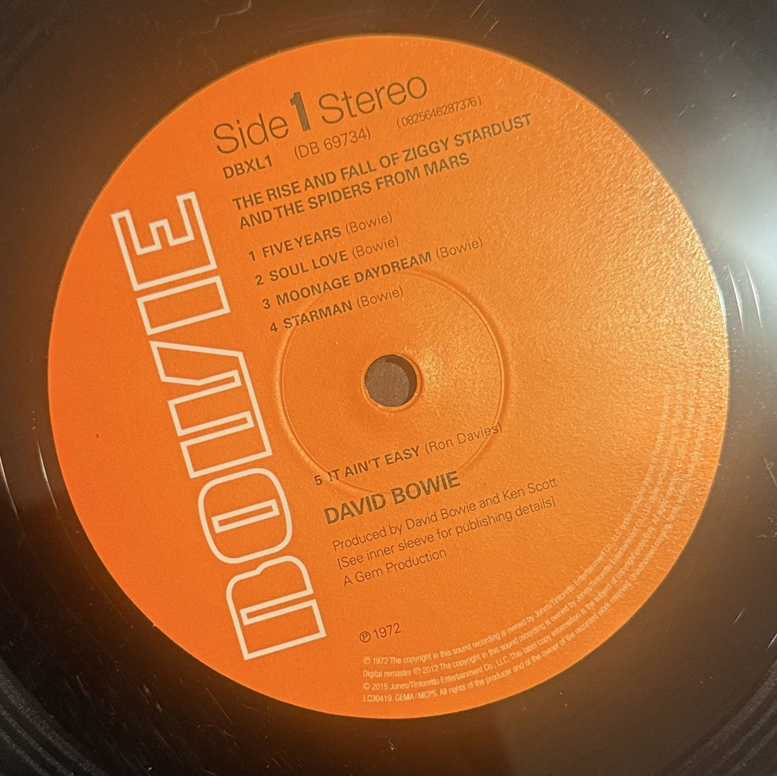 The Rise And Fall Of Ziggy Stardust And The Spiders From Mars — record label, photographed by a RecordScout user